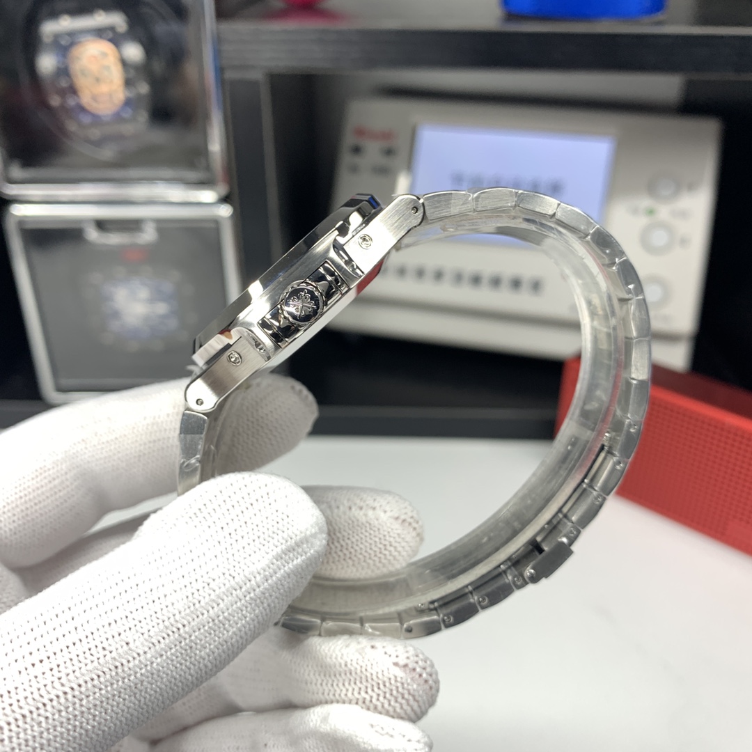 Patek Philippe Nautilus 40.5 mm Watch – IW-2491 - Image 6