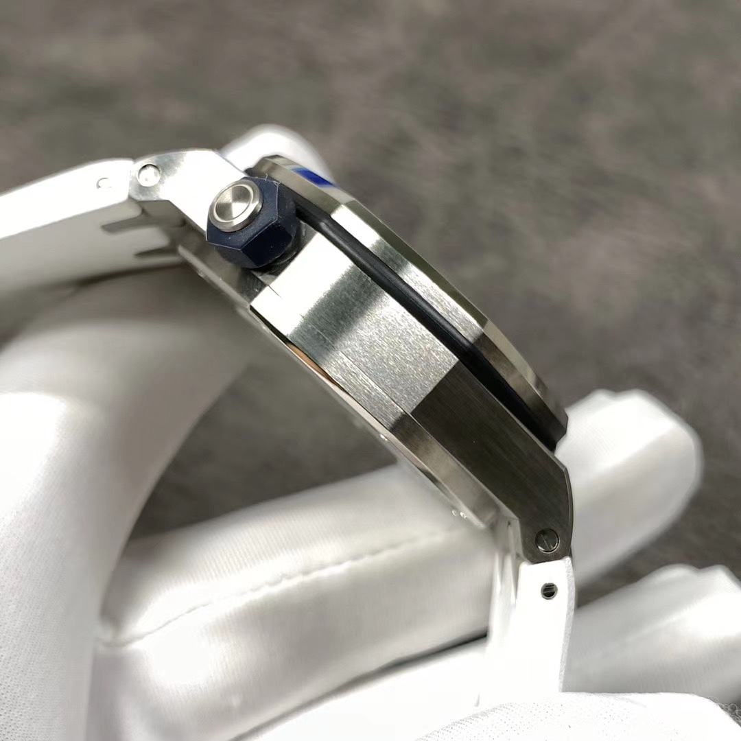 Audemars Piguet Royal Oak White Dial 42 mm Watch – IW-2202 - Image 7