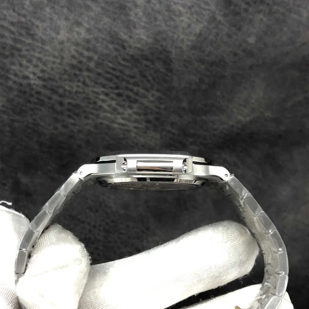 Patek Philippe Nautilus Watch – IW-2629 - Image 6