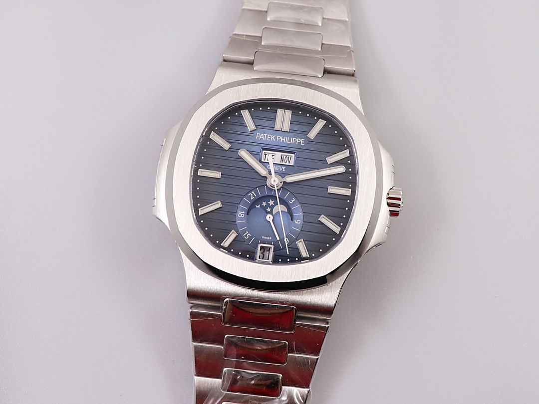 Patek Philippe Nautilus Moonphase Watch – IW-2615
