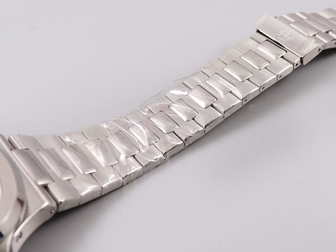 Patek Philippe Nautilus Moonphase Watch – IW-2615 - Image 7