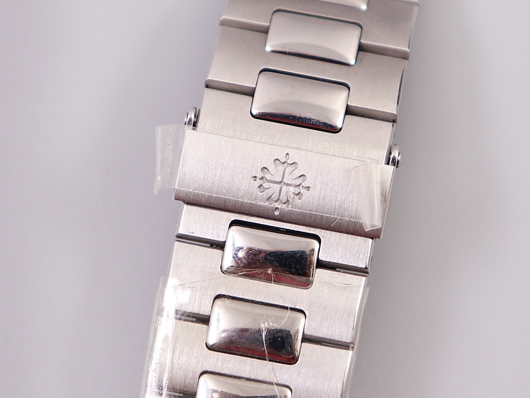 Patek Philippe Nautilus Moonphase Watch – IW-2615 - Image 8