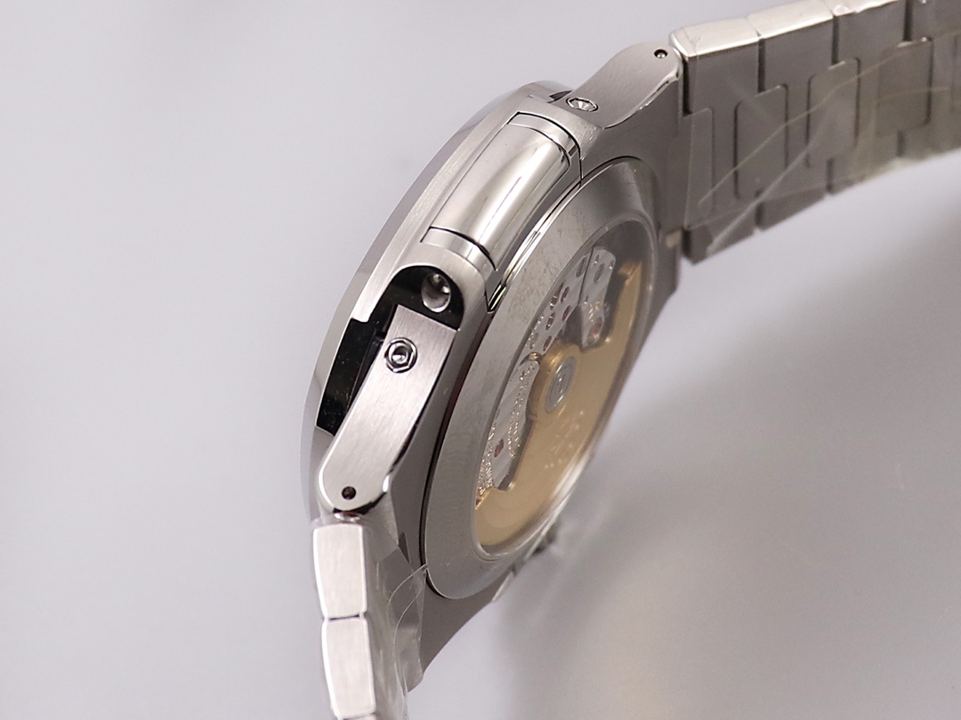 Patek Philippe Nautilus Moonphase Watch – IW-2615 - Image 6