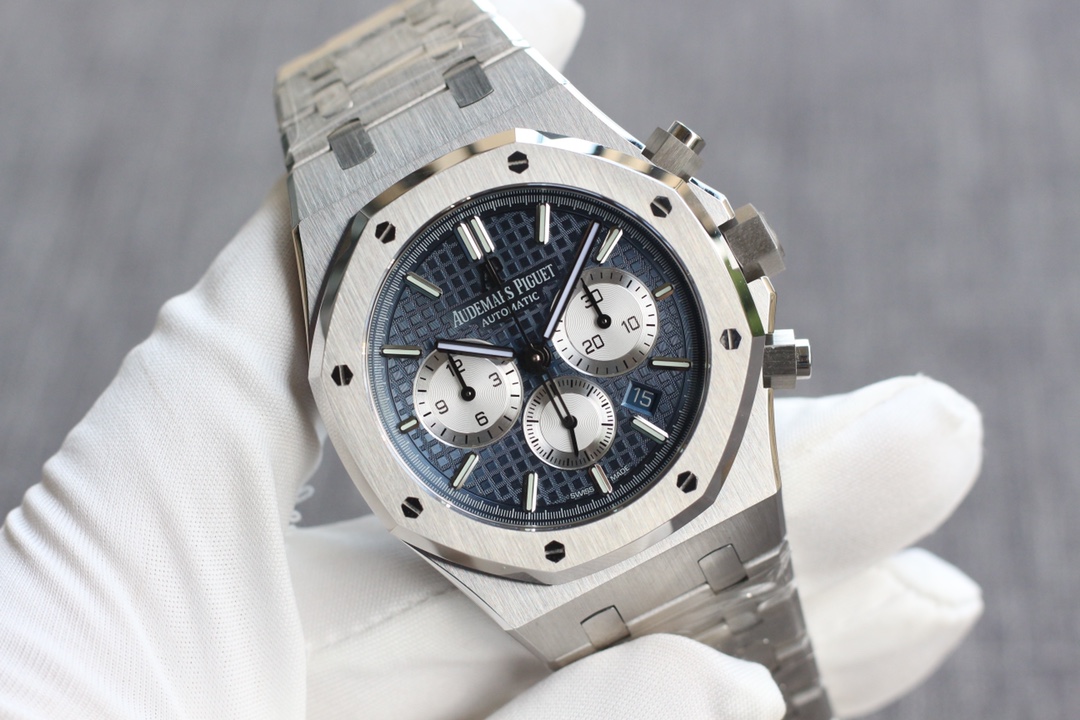 Royal Oak Chronograph Watch – IW-2266 - Image 3
