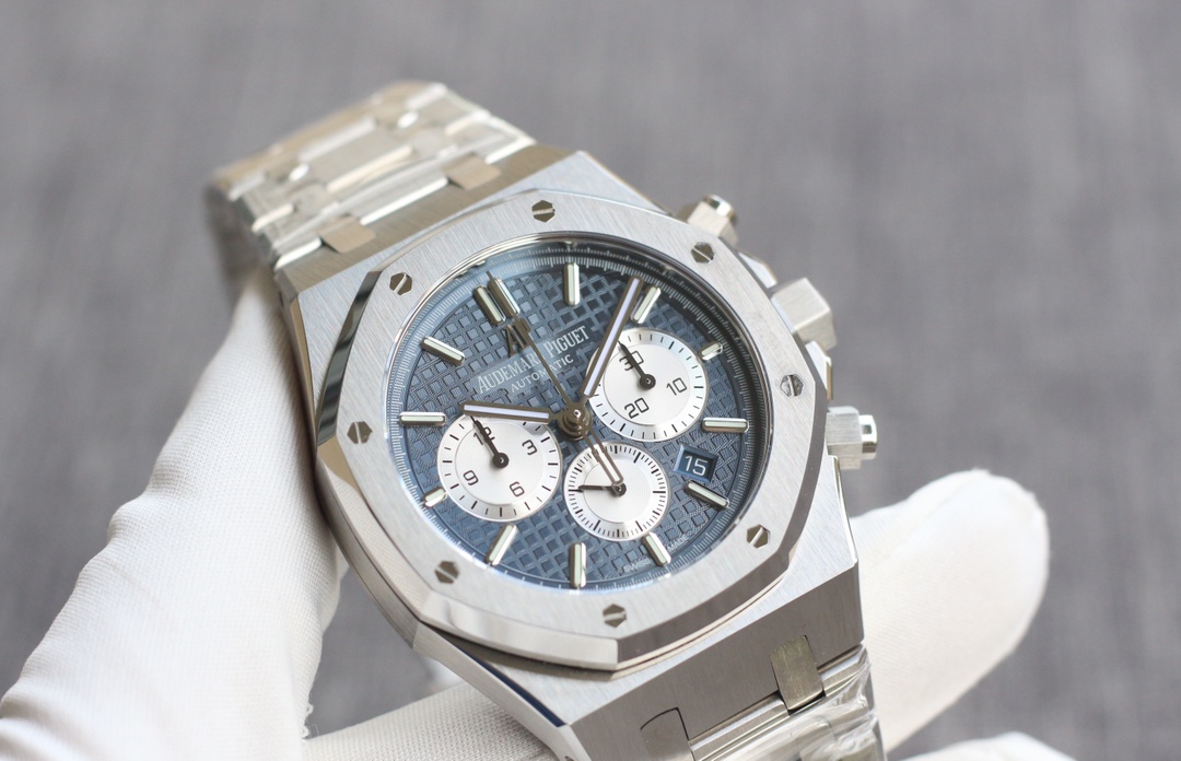 Royal Oak Chronograph Watch – IW-2266 - Image 4