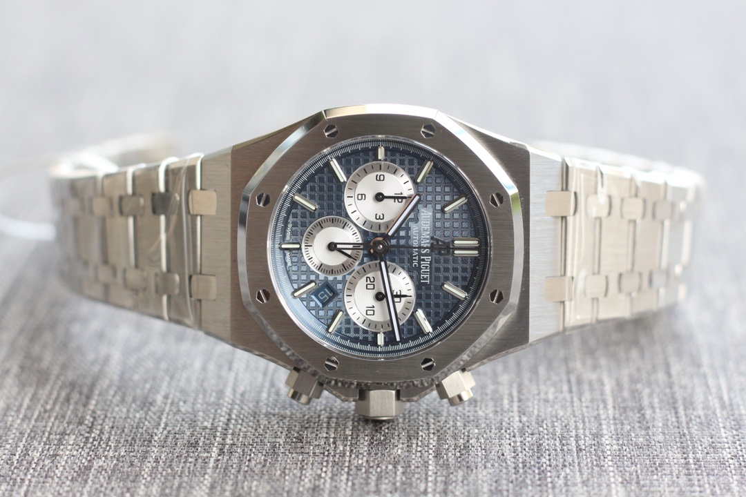 Royal Oak Chronograph Watch – IW-2266 - Image 7