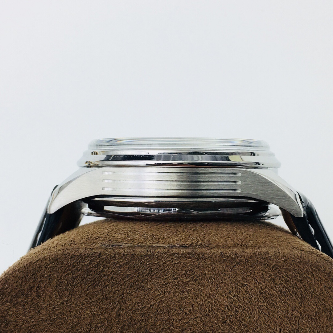 Classic Chronograph 42 mm Watch – IW-2196 - Image 6