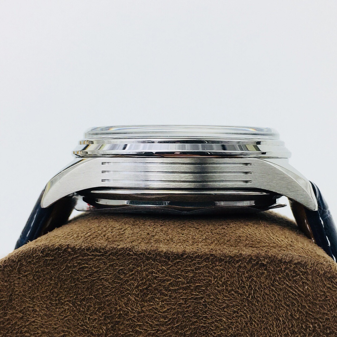Classic Chronograph 42 mm Watch – IW-2198 - Image 6