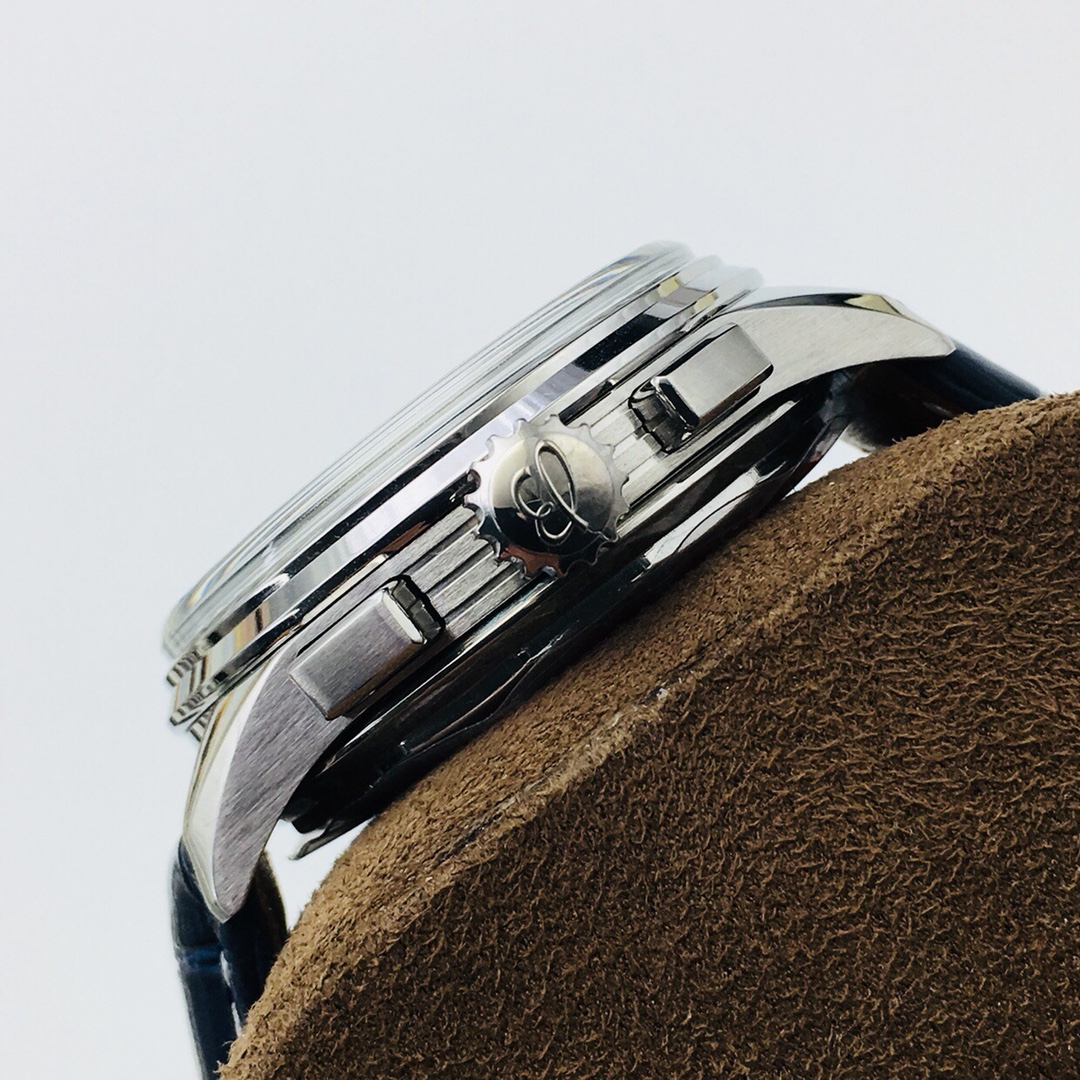 Classic Chronograph 42 mm Watch – IW-2198 - Image 5