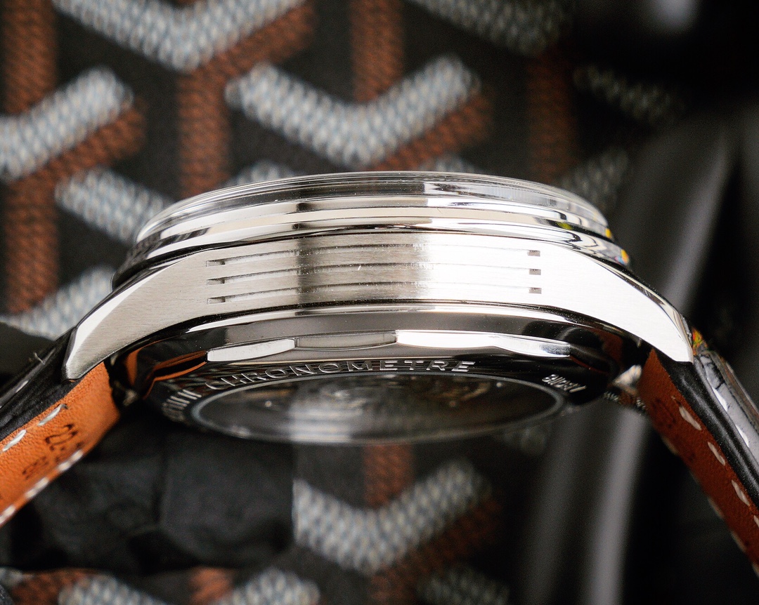 Breitling Classic Chronograph 42 mm Watch – IW-2195 - Image 5