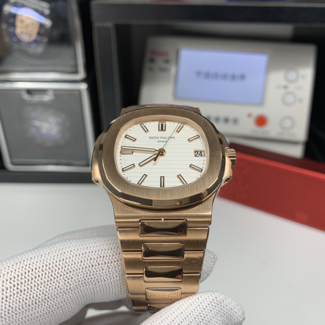 Patek Philippe Nautilus 40 mm Watch – IW-2489 - Image 4