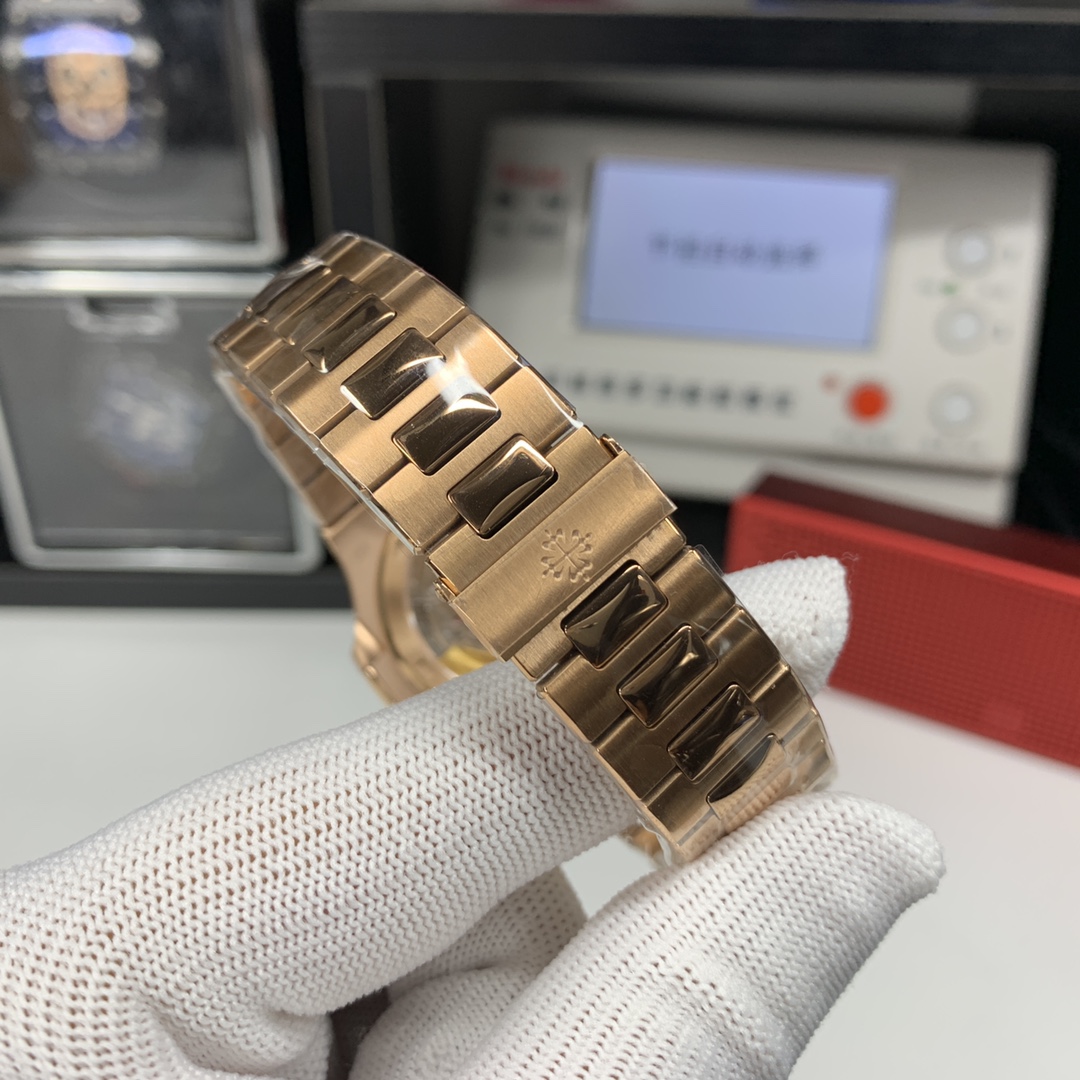 Patek Philippe Nautilus 40 mm Watch – IW-2489 - Image 8