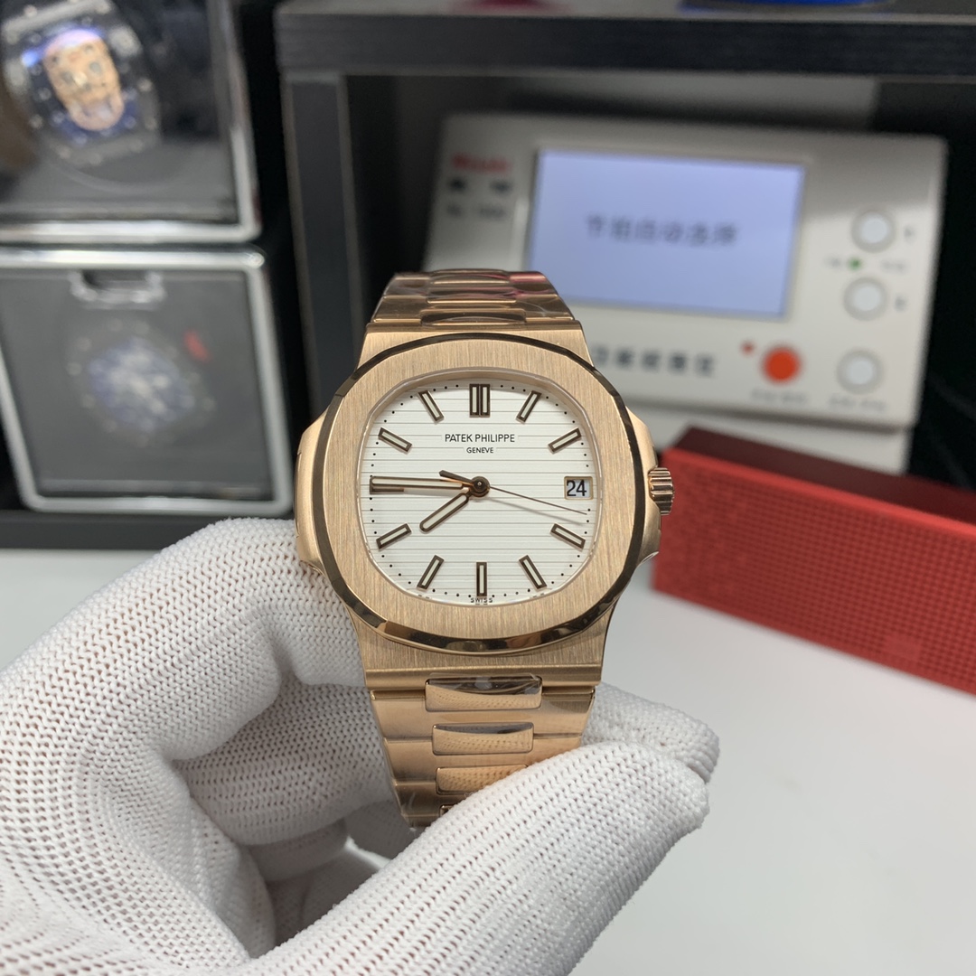 Patek Philippe Nautilus 40 mm Watch – IW-2489