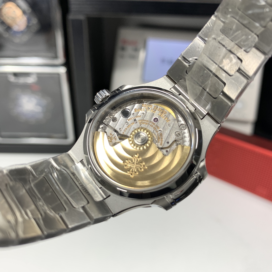 Patek Philippe Nautilus 35.2 mm Watch – IW-2487 - Image 7