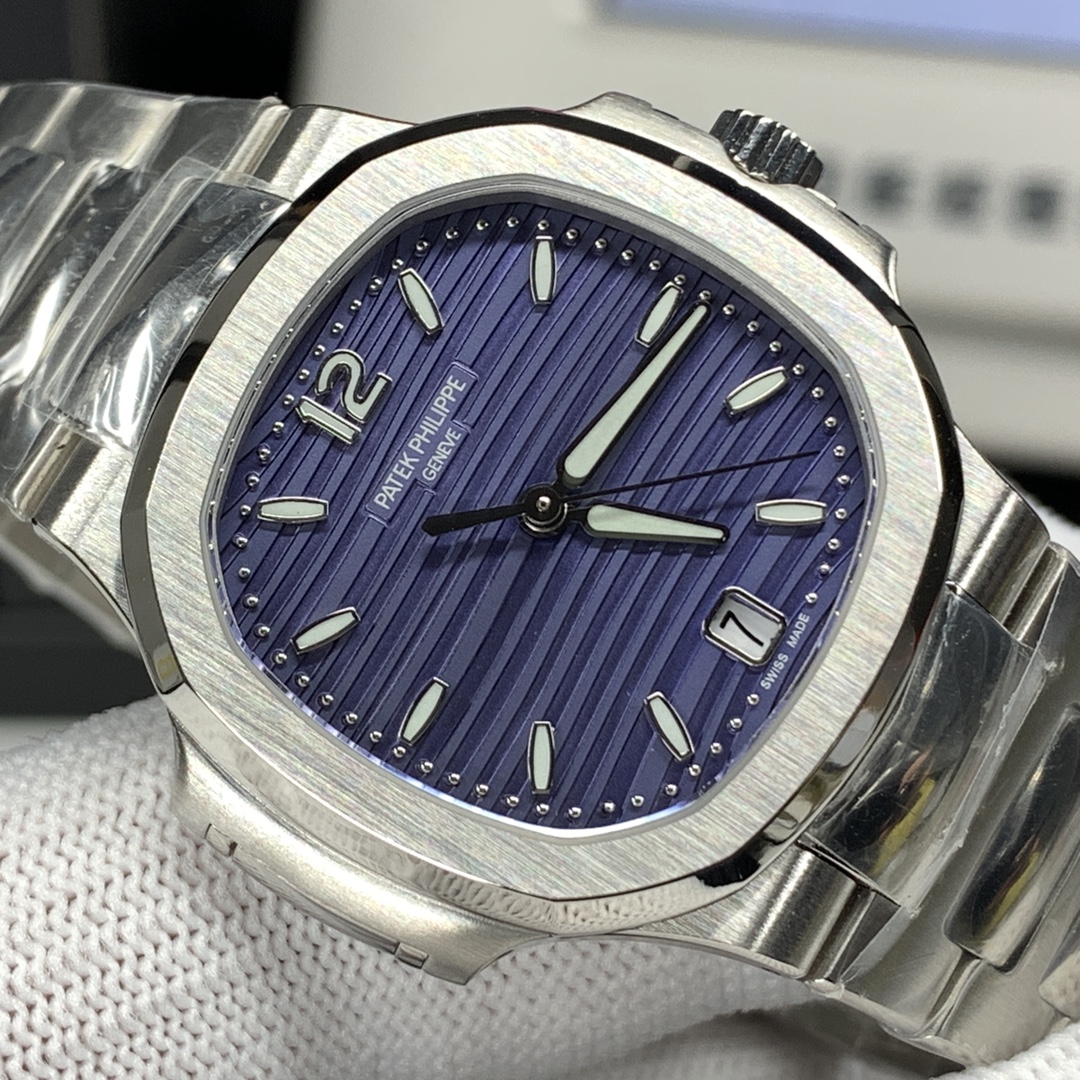 Patek Philippe Nautilus 35.2 mm Watch – IW-2487 - Image 2