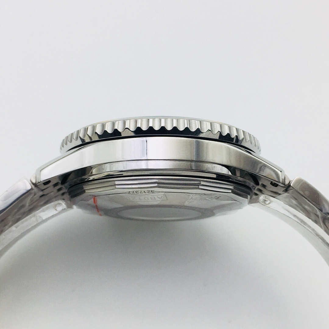 Classic Chronograph 43 mm Watch – IW-0665 - Image 6