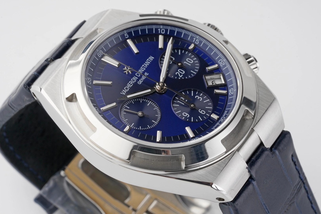 Overseas Luminous Watch – IW-1090 - Image 4