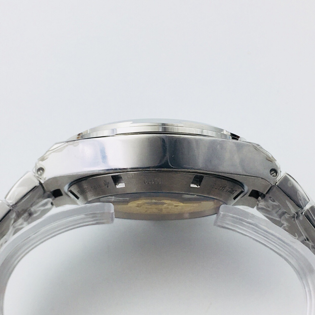 Vacheron Constantin Overseas 41 mm Watch – IW-1092 - Image 6