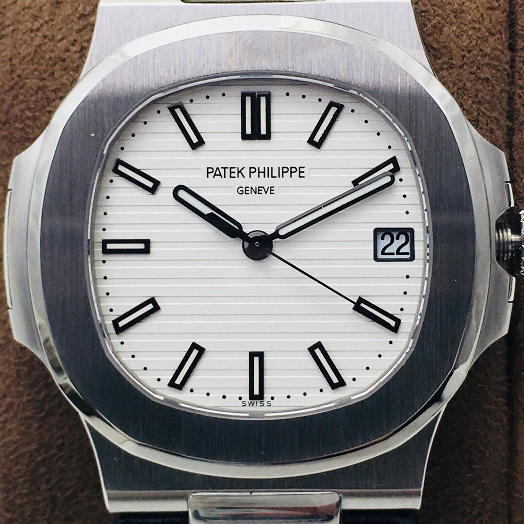 Patek Philippe Nautilus Watch – IW-2622 - Image 4