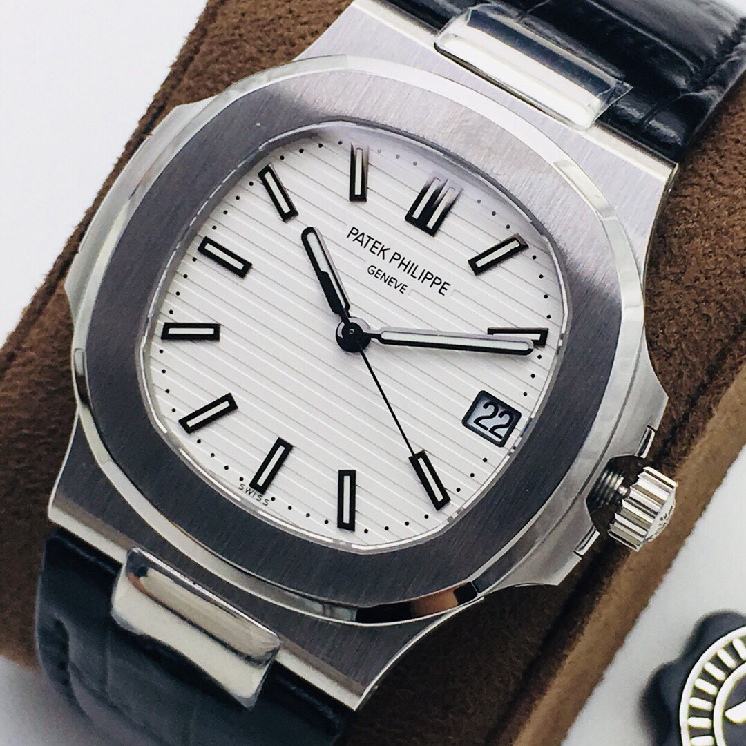 Patek Philippe Nautilus Watch – IW-2622 - Image 3