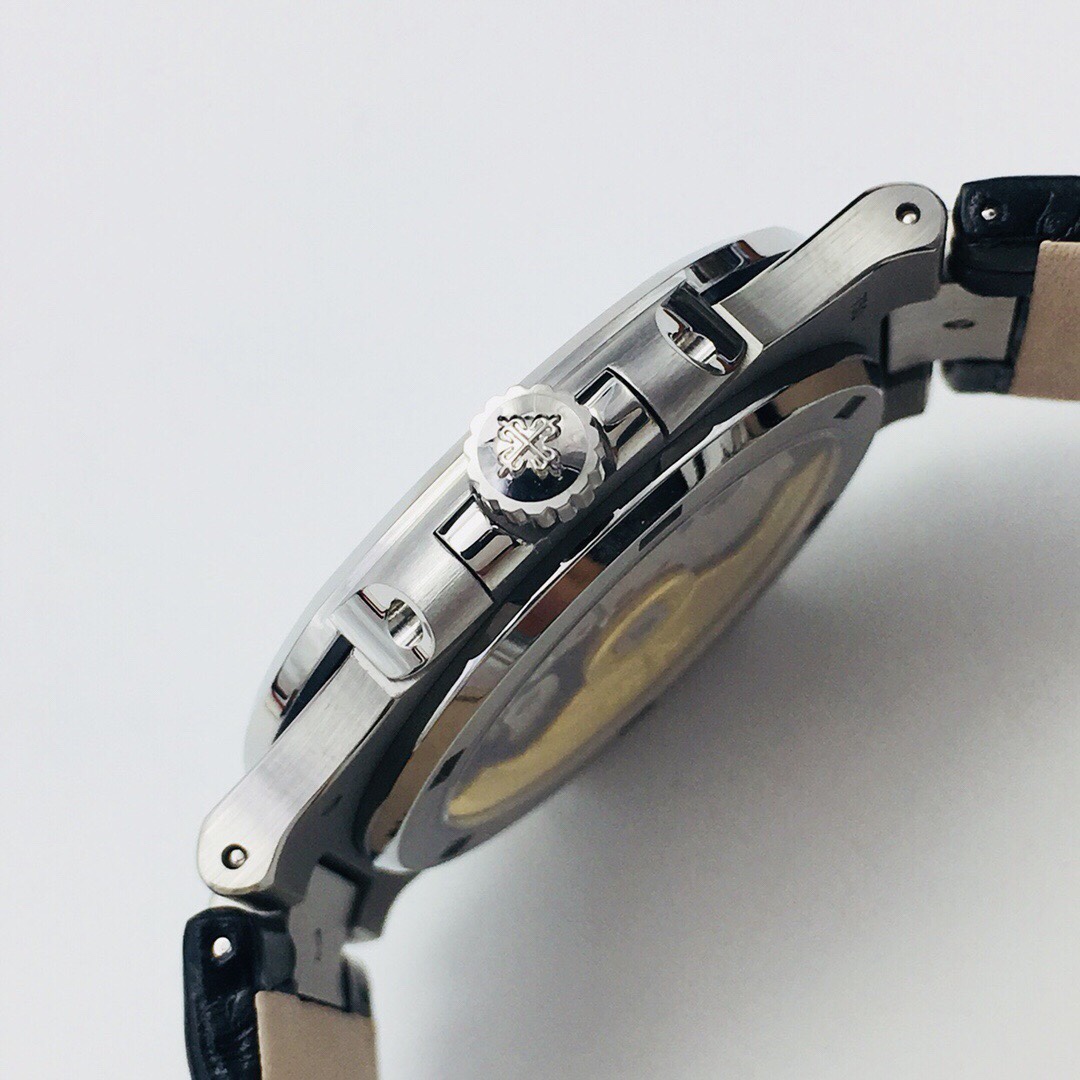 Patek Philippe Nautilus Watch – IW-2622 - Image 5