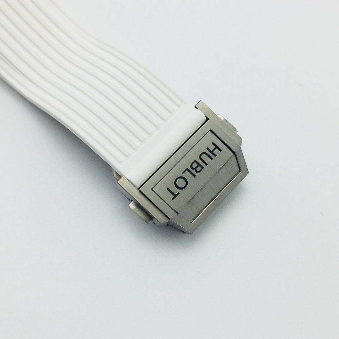 Hublot Classic 45.5 mm Watch – IW-0360 - Image 9