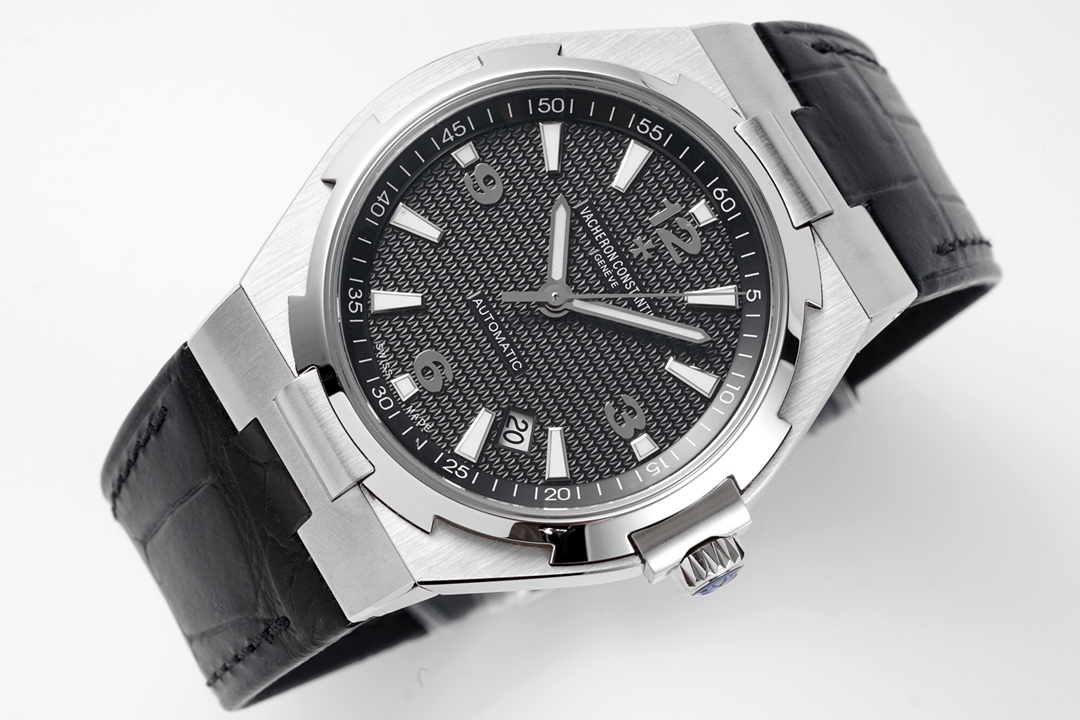 Overseas 42 mm Watch – IW-1147 - Image 2