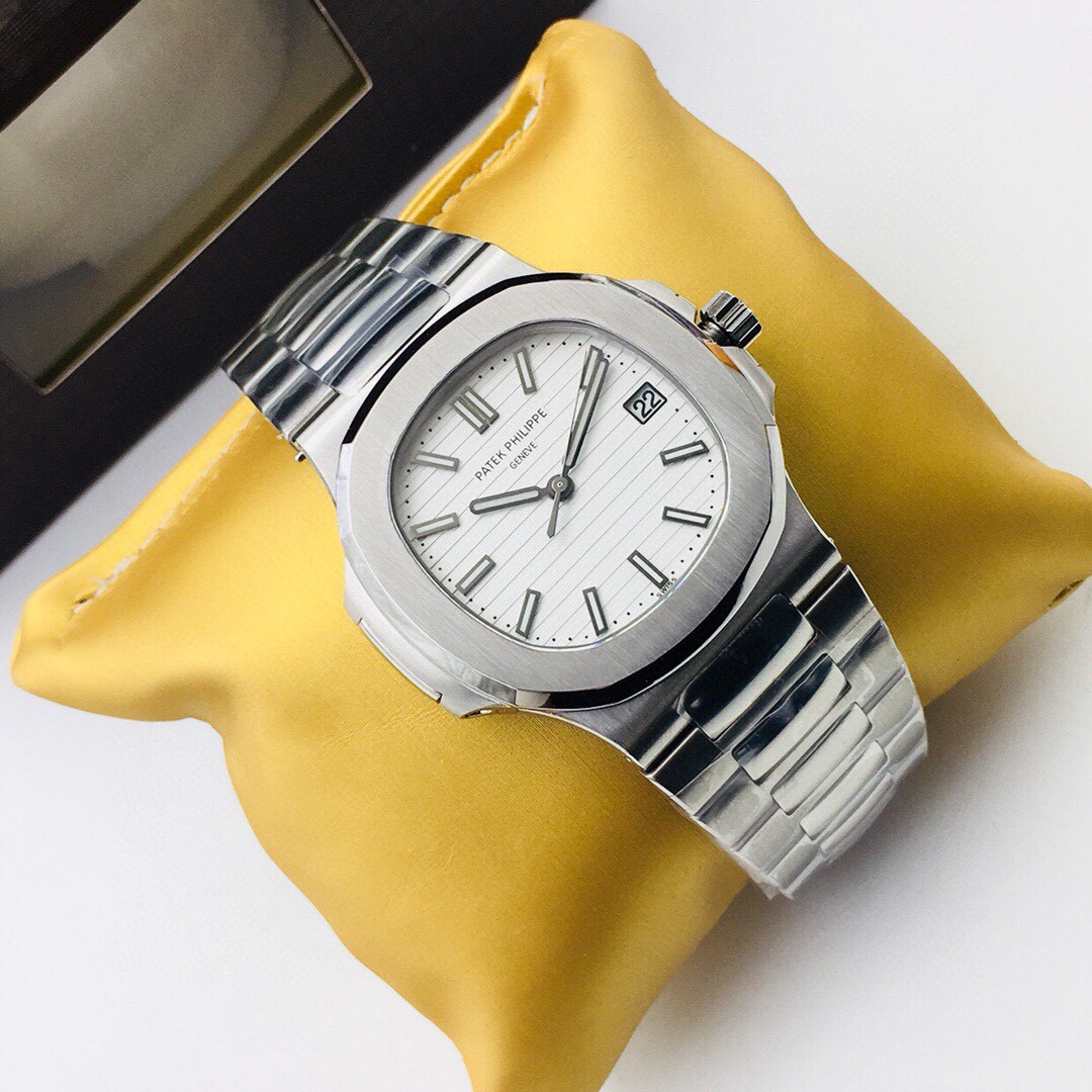 Patek Philippe Nautilus 40 mm Watch – IW-2619 - Image 2
