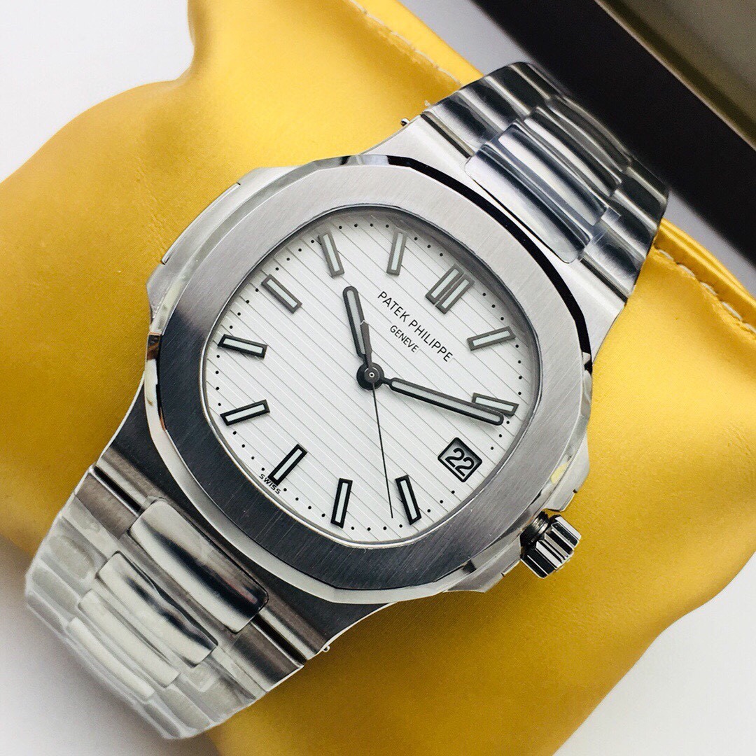 Patek Philippe Nautilus 40 mm Watch – IW-2619 - Image 3