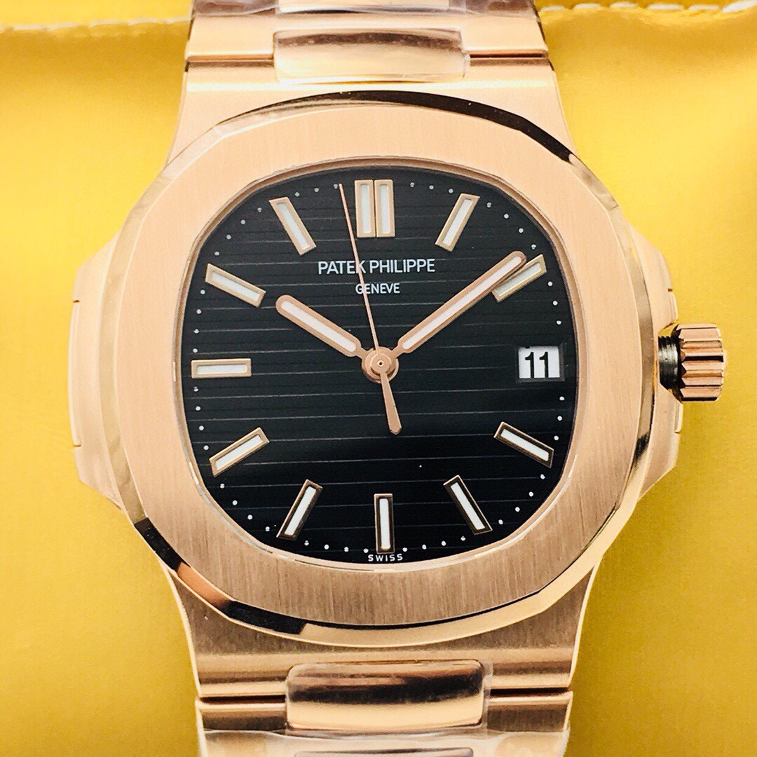 Patek Philippe Nautilus 40 mm Watch – IW-2621 - Image 4