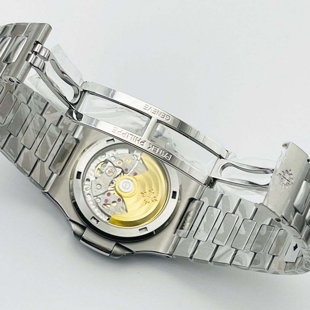 Patek Philippe Nautilus 40 mm Watch – IW-2618 - Image 8