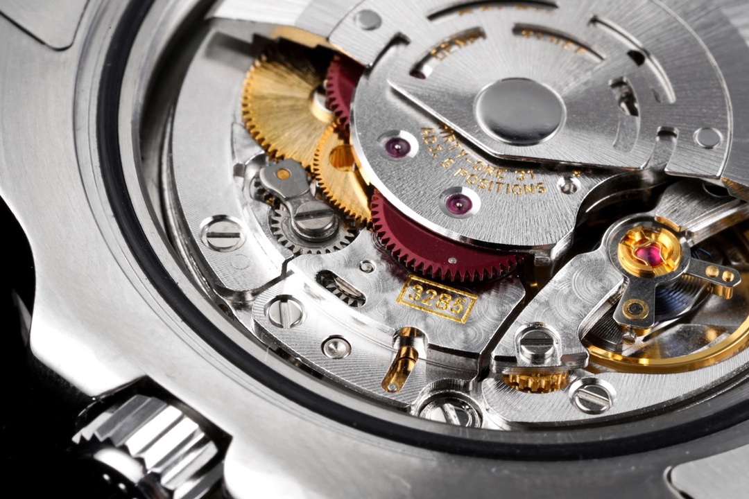Rolex GMT-Master II Red and Blue Bezel Watch – IW-0186 - Image 7