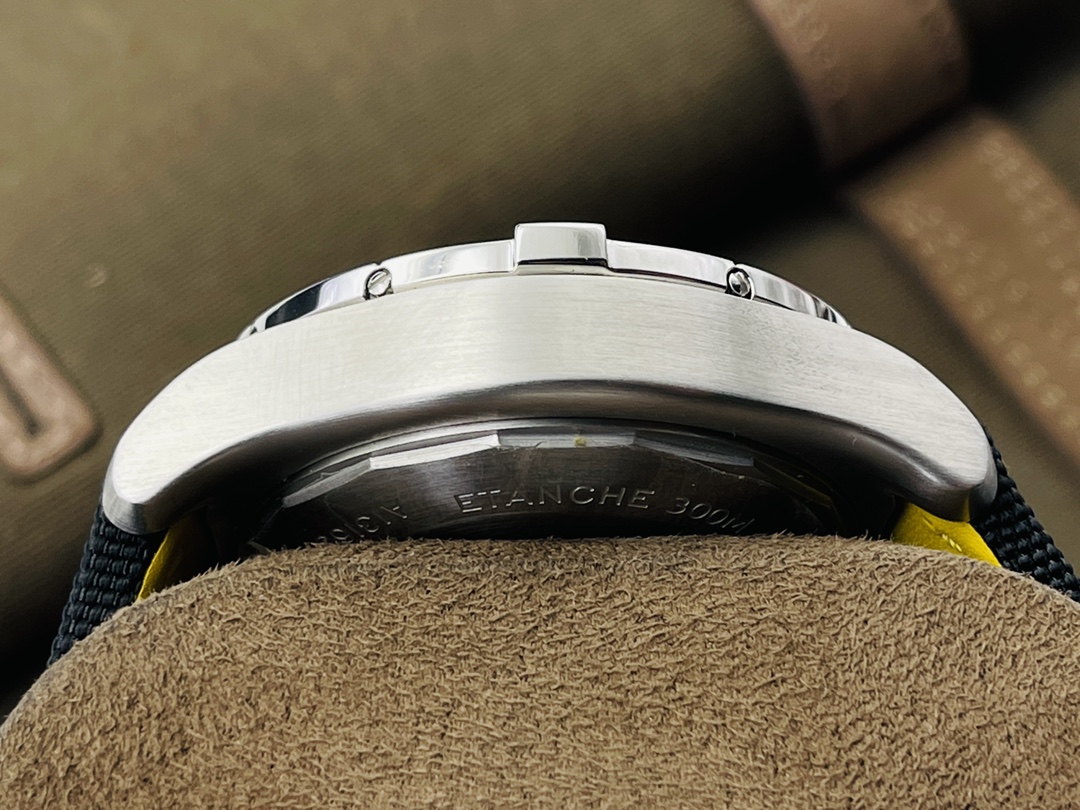 Breitling Classic Chronograph 45 mm Watch – IW-0660 - Image 6