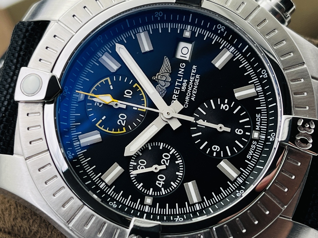 Breitling Classic Chronograph 45 mm Watch – IW-0660 - Image 4