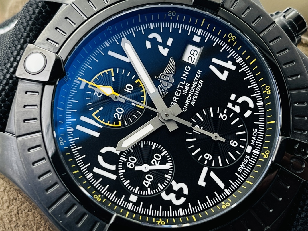 Breitling Classic Chronograph 45 mm Watch – IW-0661 - Image 4