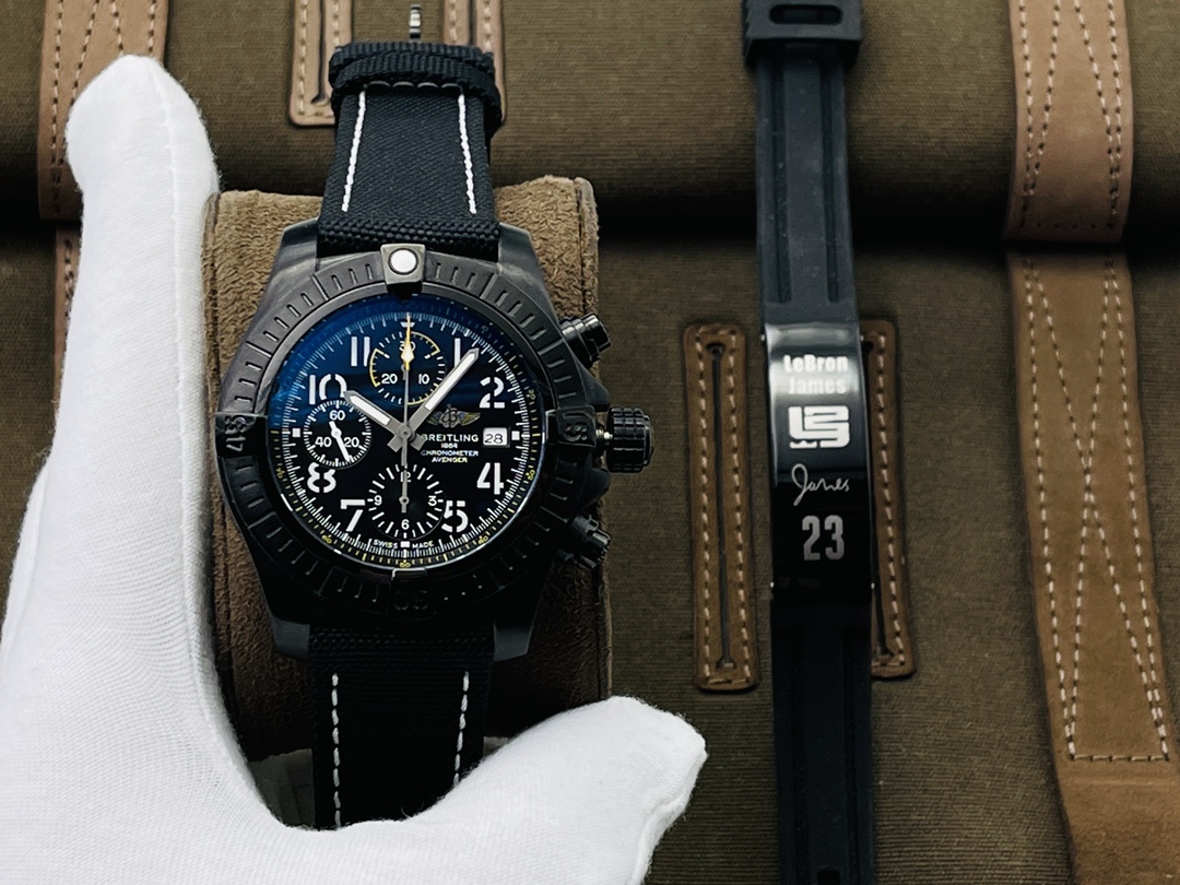 Breitling Classic Chronograph 45 mm Watch – IW-0661
