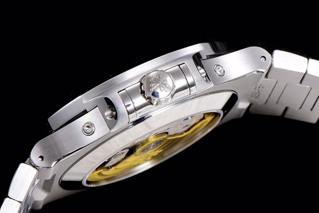 Patek Philippe Nautilus Watch – IW-2694 - Image 6