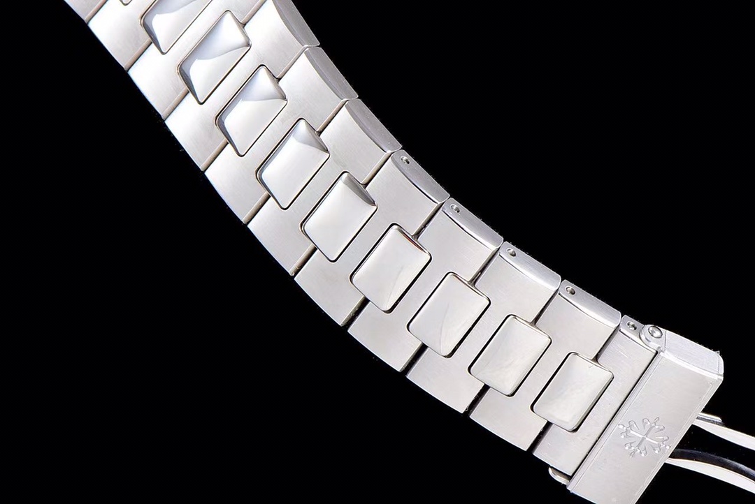 Patek Philippe Nautilus Watch – IW-2692 - Image 7