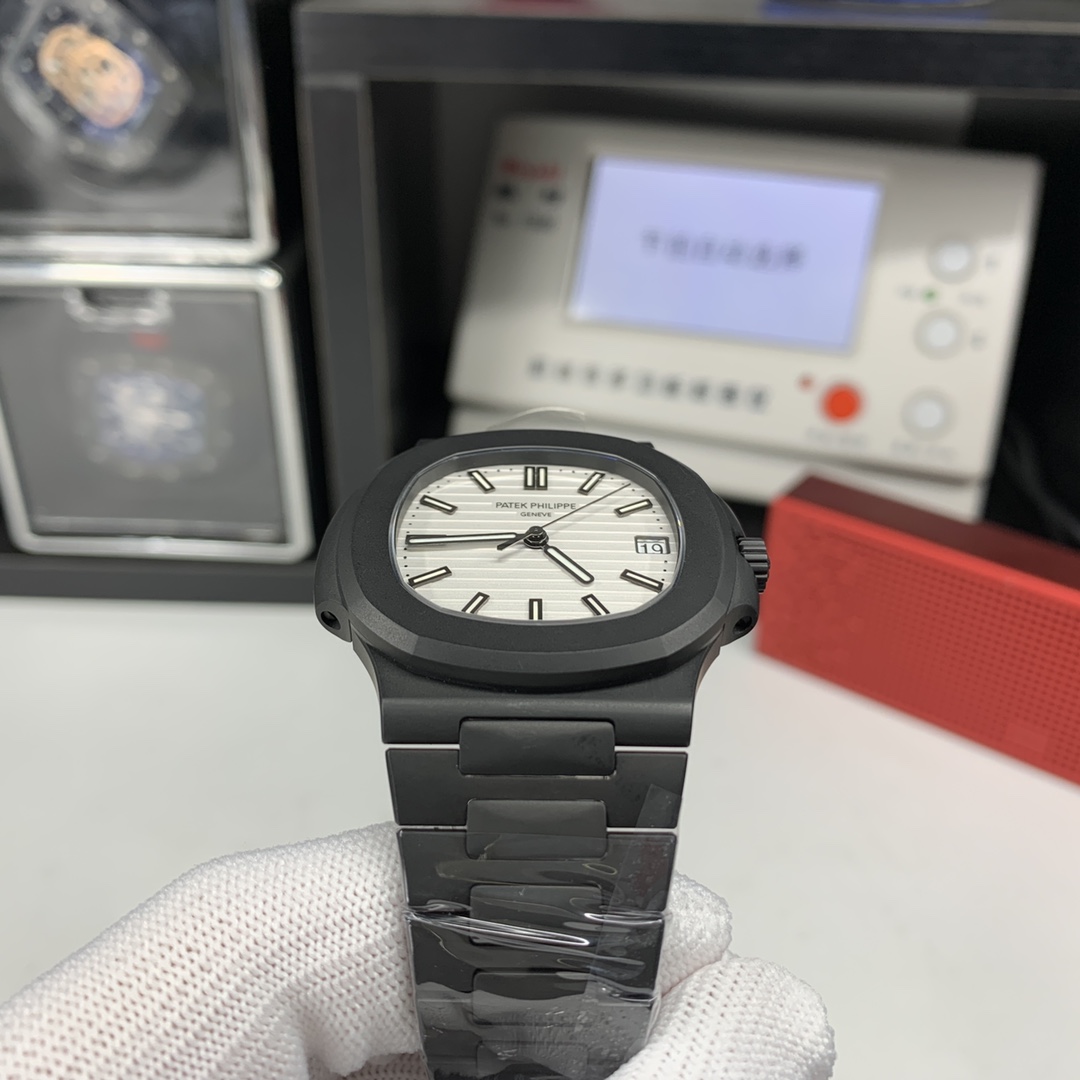 Patek Philippe Nautilus 40 mm Watch – IW-2519 - Image 4