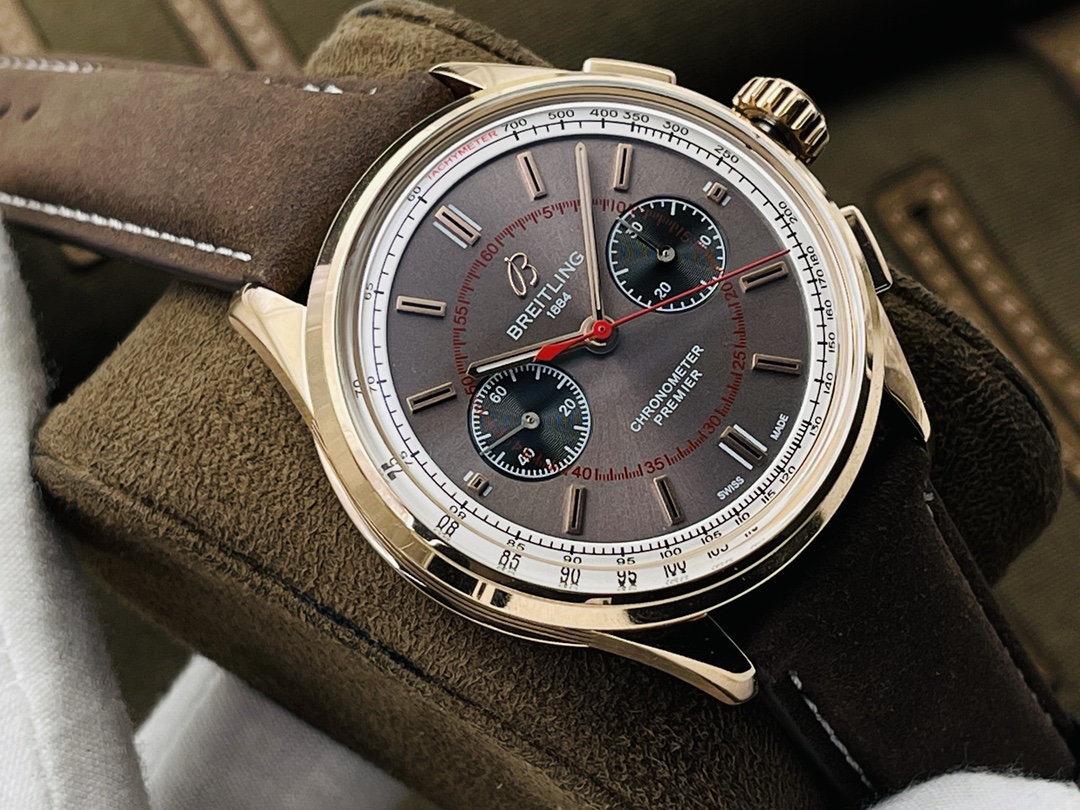 Classic Chronograph 42 mm Watch – IW-2188 - Image 2