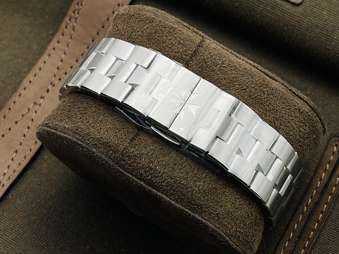 Overseas 40 mm Watch – IW-1087 - Image 9