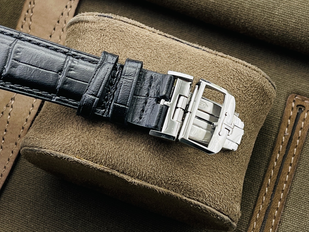 Jaeger-LeCoultre Master Control Moonphase 39 mm Watch – IW-0503 - Image 9