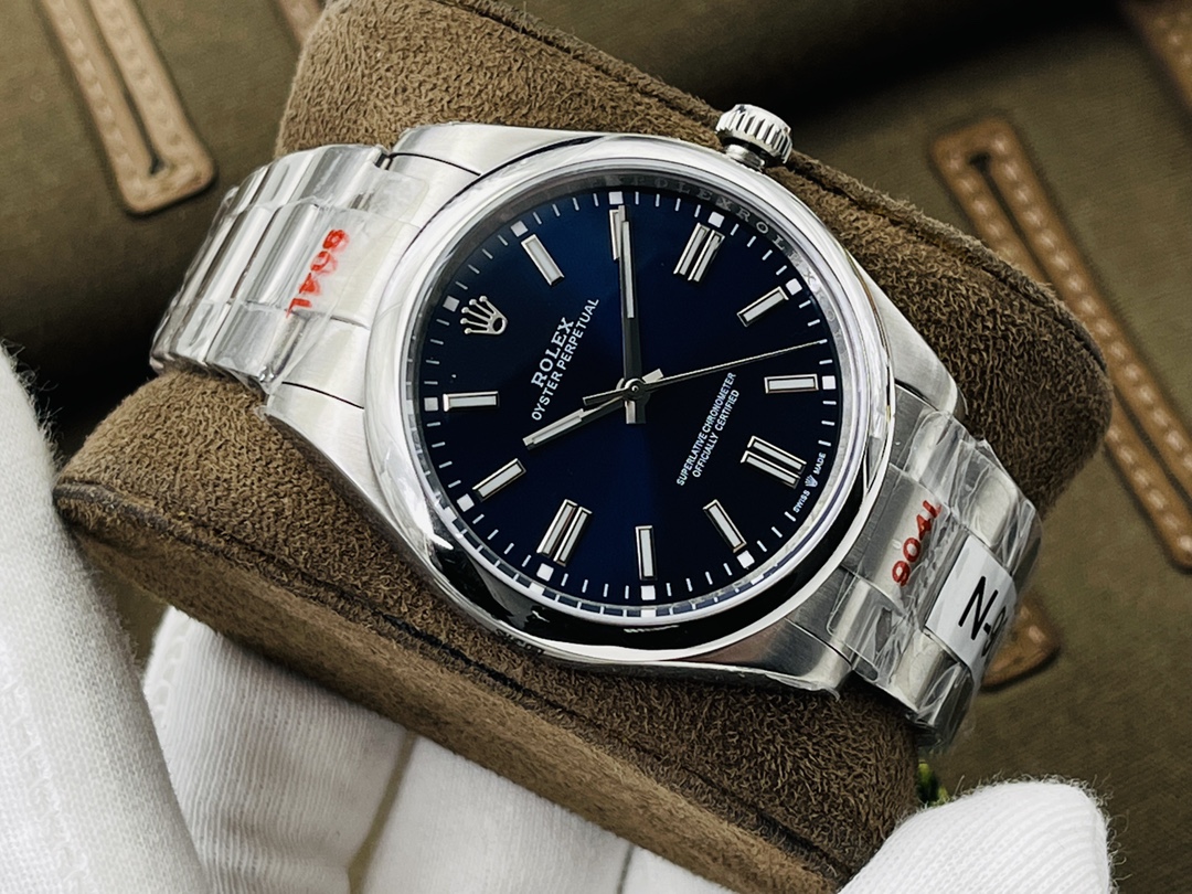 Rolex Oyster Perpetual Ice Blue Luminous 41 mm Watch – IW-0153 - Image 2