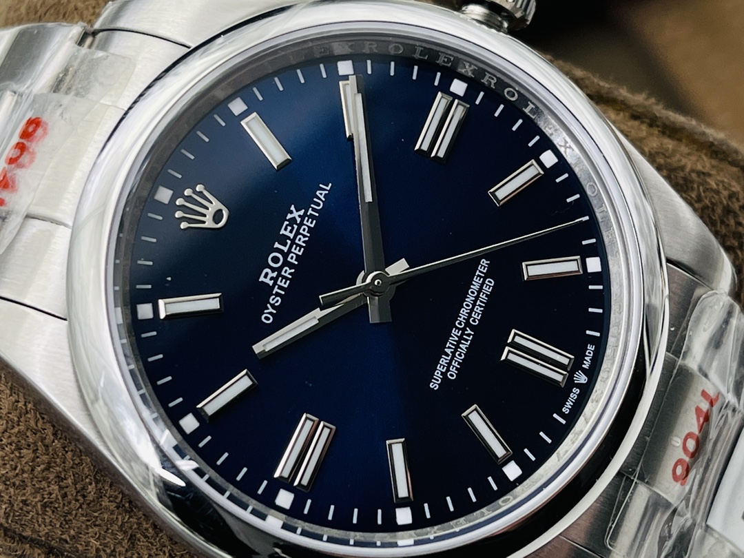 Rolex Oyster Perpetual Ice Blue Luminous 41 mm Watch – IW-0153 - Image 4
