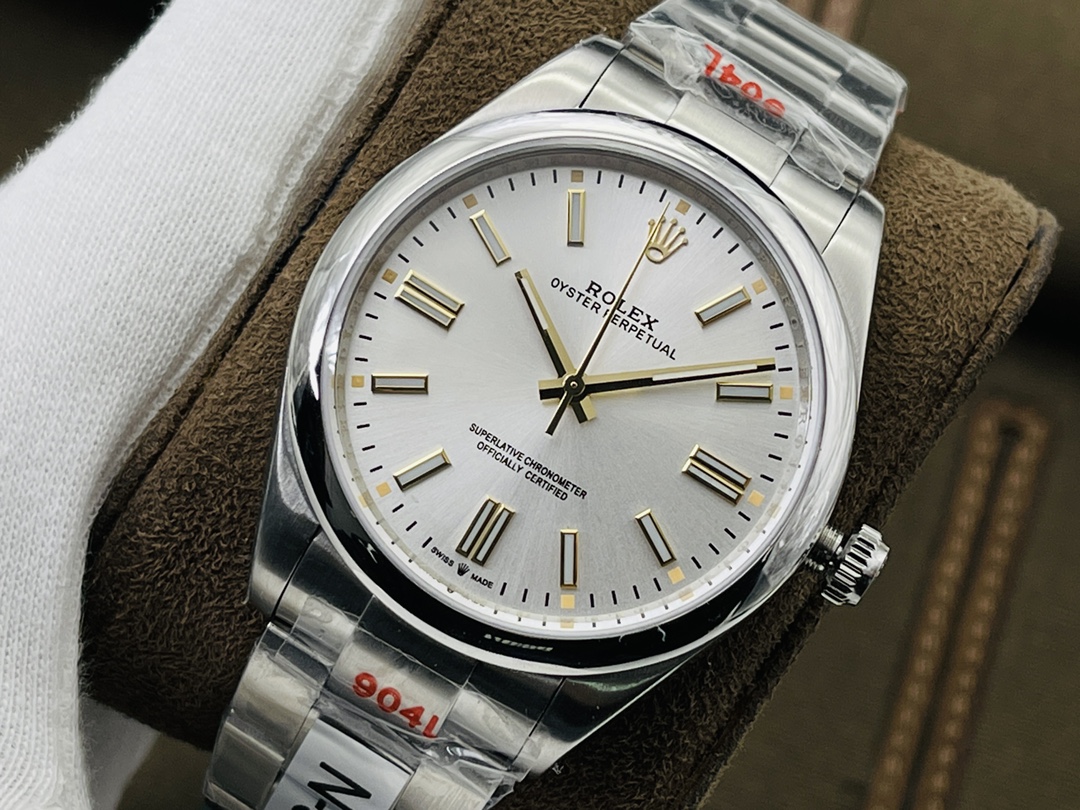 Rolex Oyster Perpetual Ice Blue Luminous 41 mm Watch – IW-0152 - Image 3
