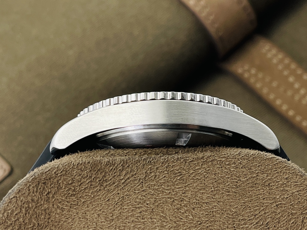 Longines Classic 41 mm Watch – IW-0756 - Image 6