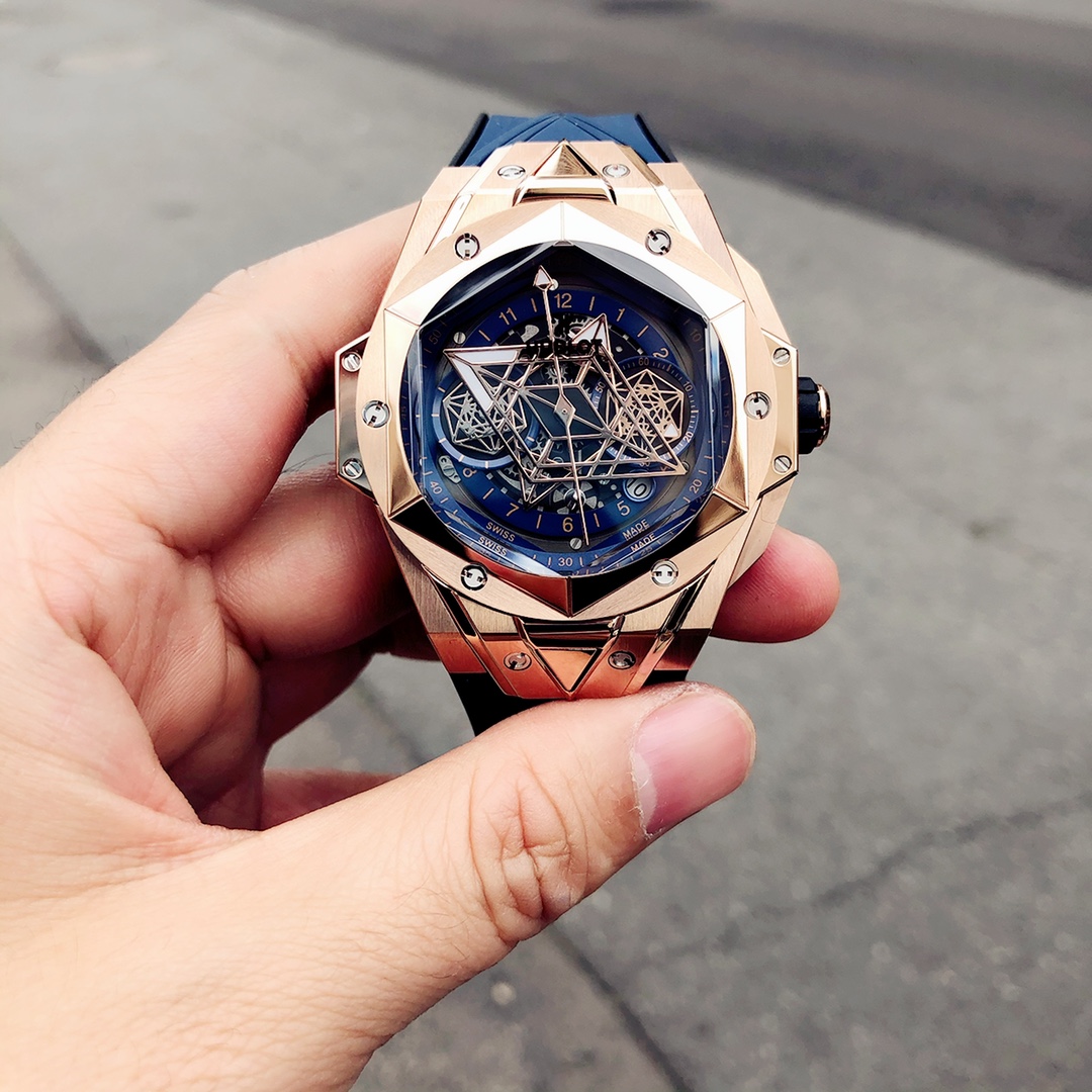 Hublot Classic Chronograph 45 mm Watch – IW-0396 - Image 2