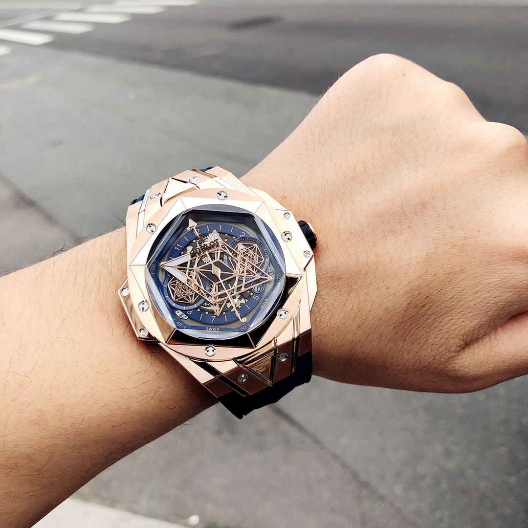 Hublot Classic Chronograph 45 mm Watch – IW-0396 - Image 4