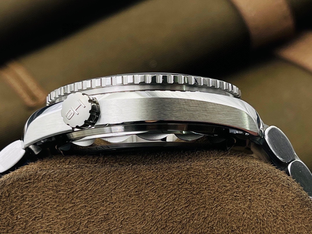 Omega Classic Watch – IW-1484 - Image 6