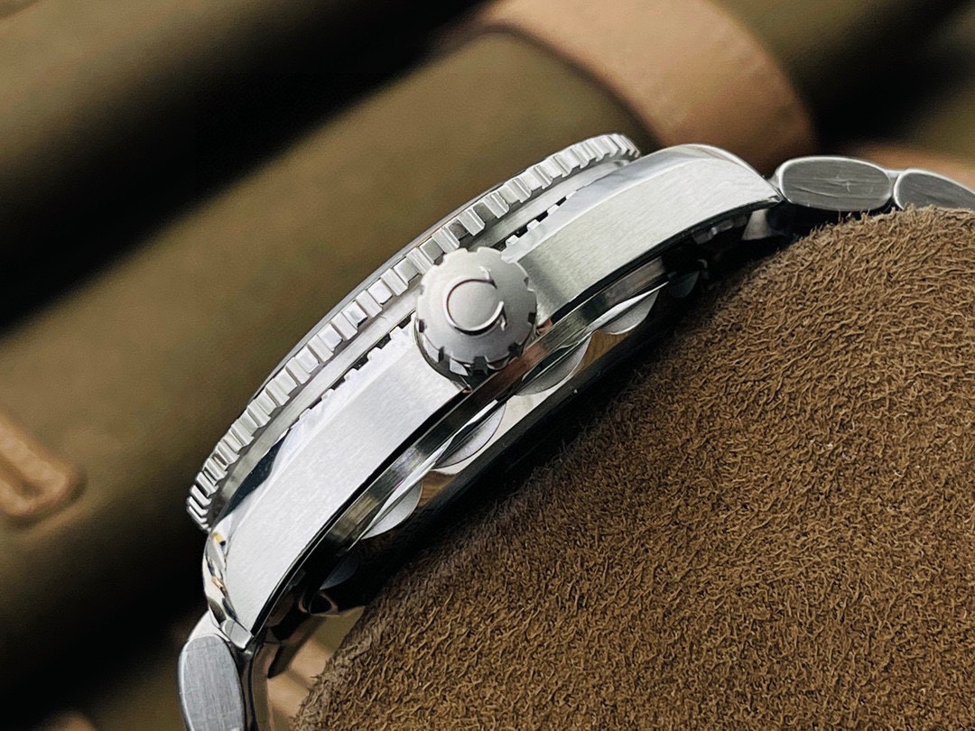Omega Classic Watch – IW-1484 - Image 5